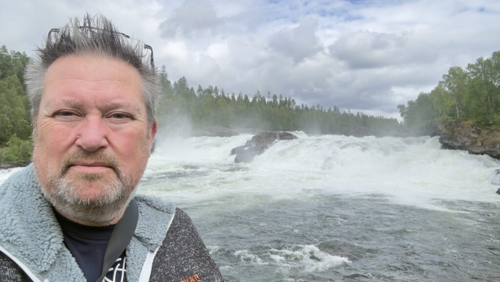 Selfie at the waterfall near Bardu