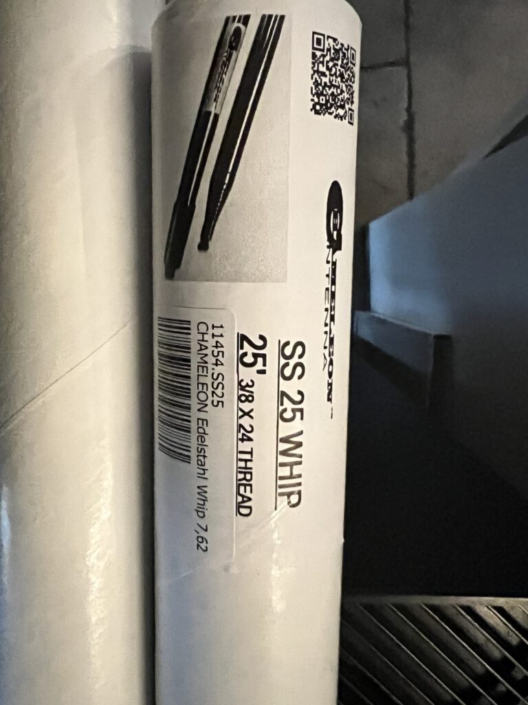 Chameleon SS 25 whip in its packaging