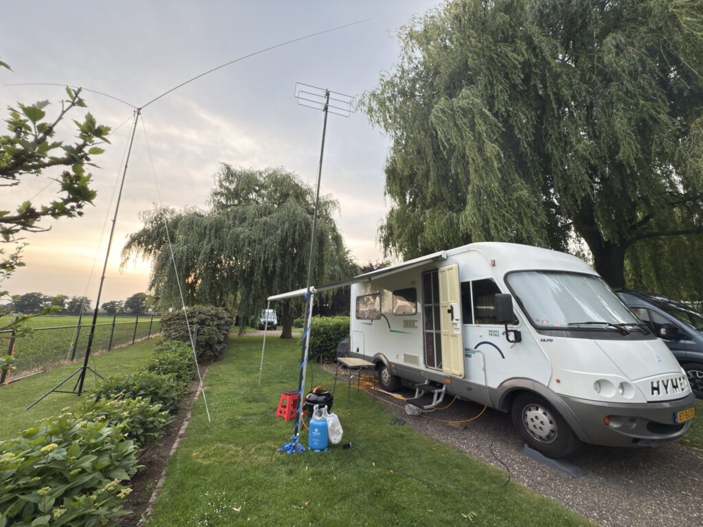 Quad antenna for 2 metres next to the camper