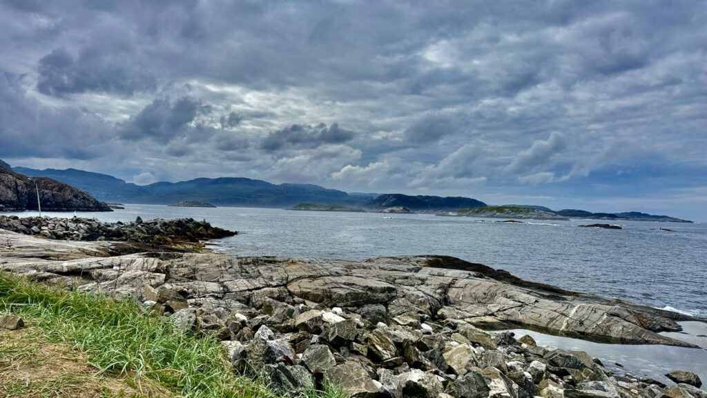 Rocky coast of the Barents Sea