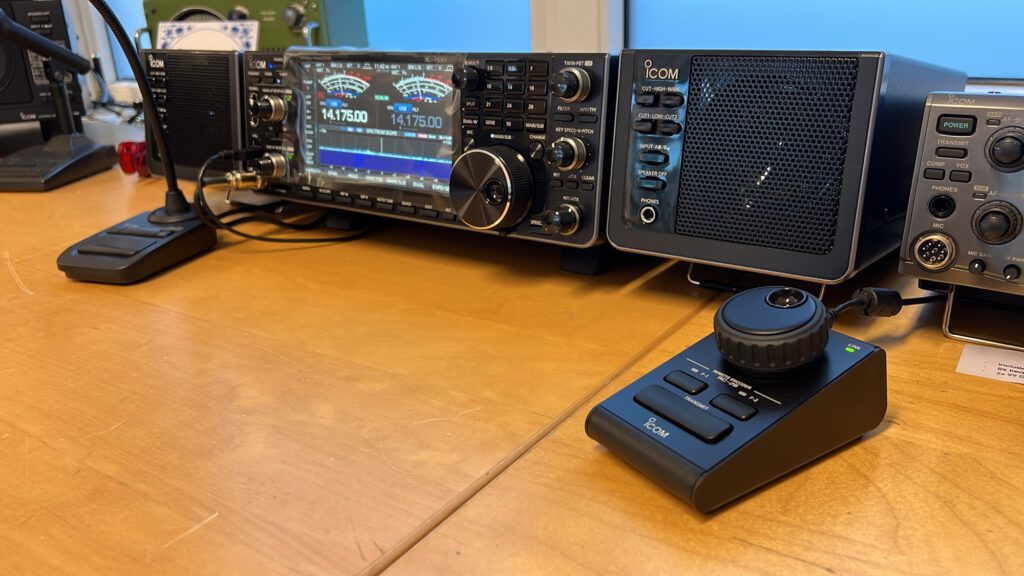 Icom IC-7610 ,SP-41 , RC-28 and the SM-30